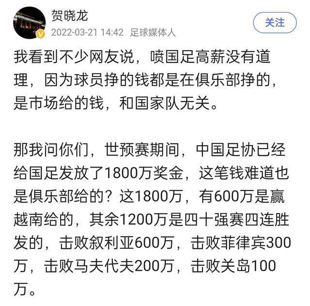 你先到门口等我，我换上运动服咱们俩就出发。